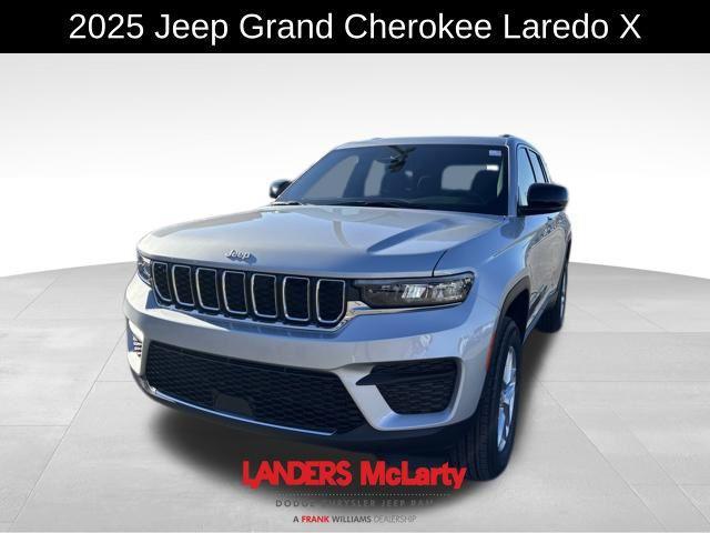 new 2025 Jeep Grand Cherokee car, priced at $33,725
