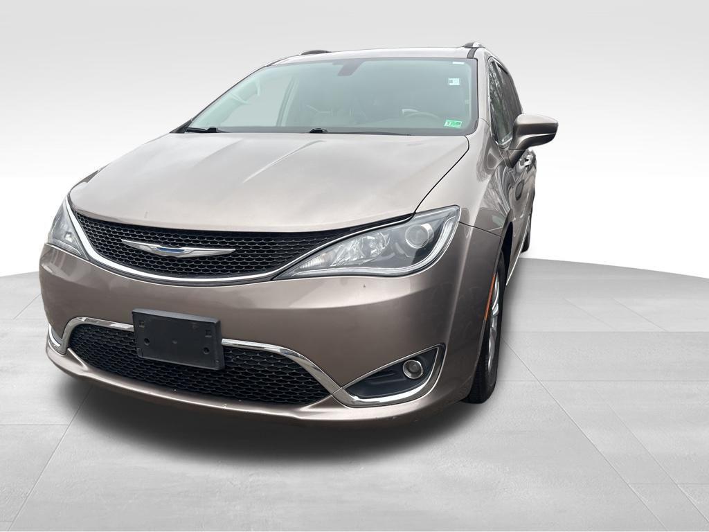 used 2018 Chrysler Pacifica car, priced at $10,494