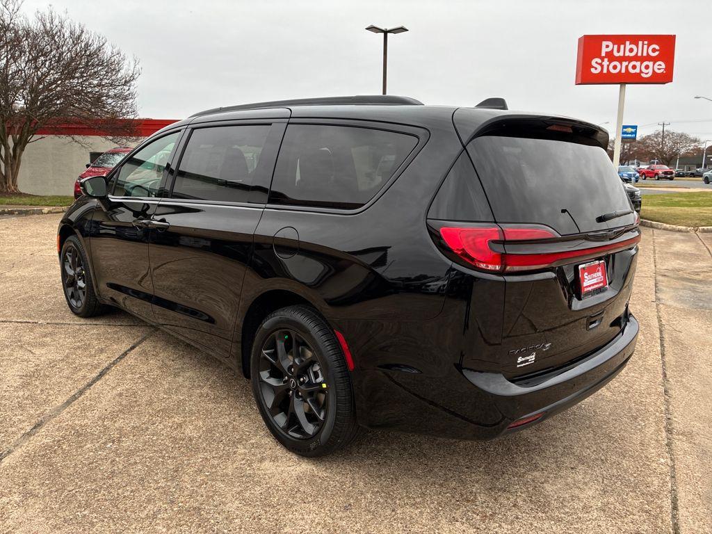 new 2026 Chrysler Pacifica car, priced at $47,778