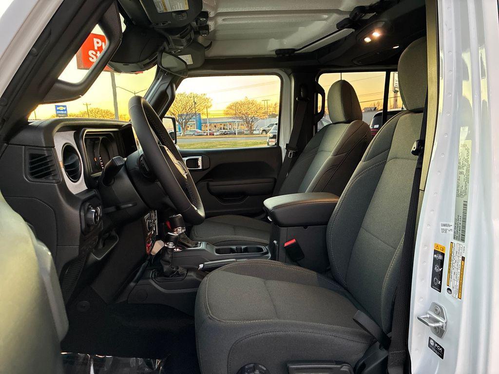 new 2026 Jeep Gladiator car, priced at $46,090