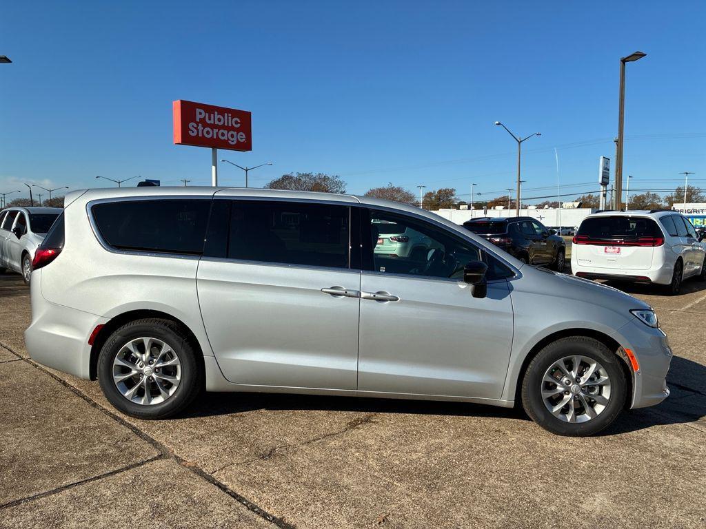 new 2026 Chrysler Pacifica car, priced at $41,982