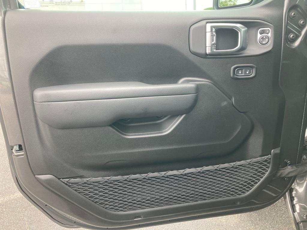 new 2025 Jeep Gladiator car, priced at $42,122