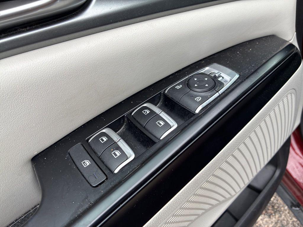 used 2024 Kia Carnival car, priced at $28,925