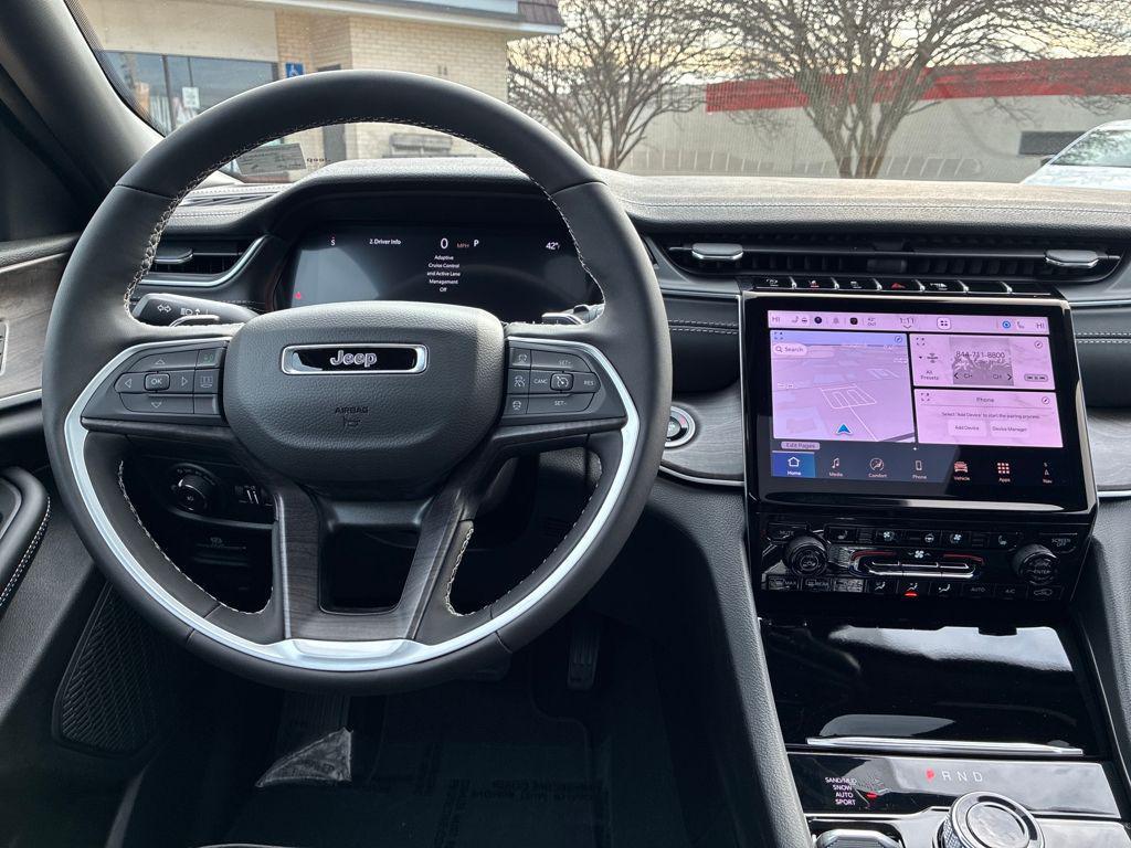 new 2025 Jeep Grand Cherokee car, priced at $48,939
