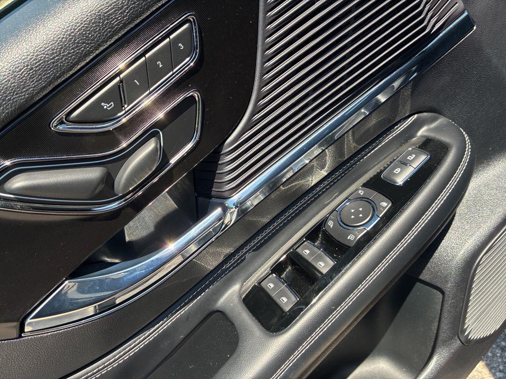used 2022 Lincoln Corsair car, priced at $28,000