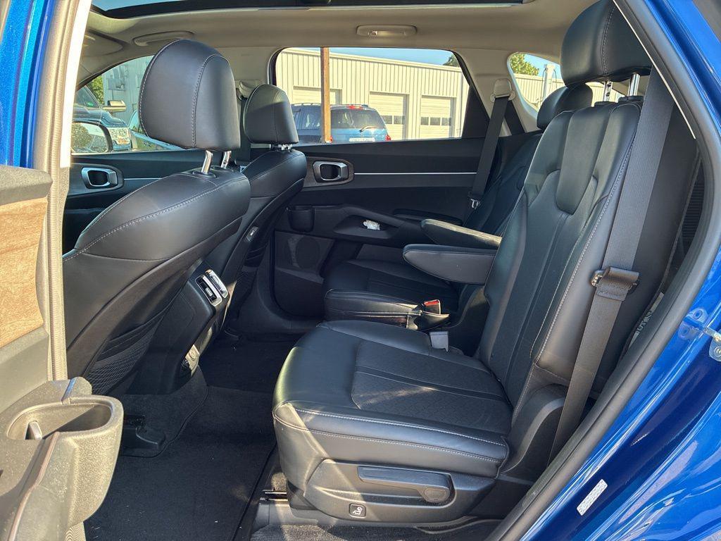 used 2021 Kia Sorento car, priced at $21,100