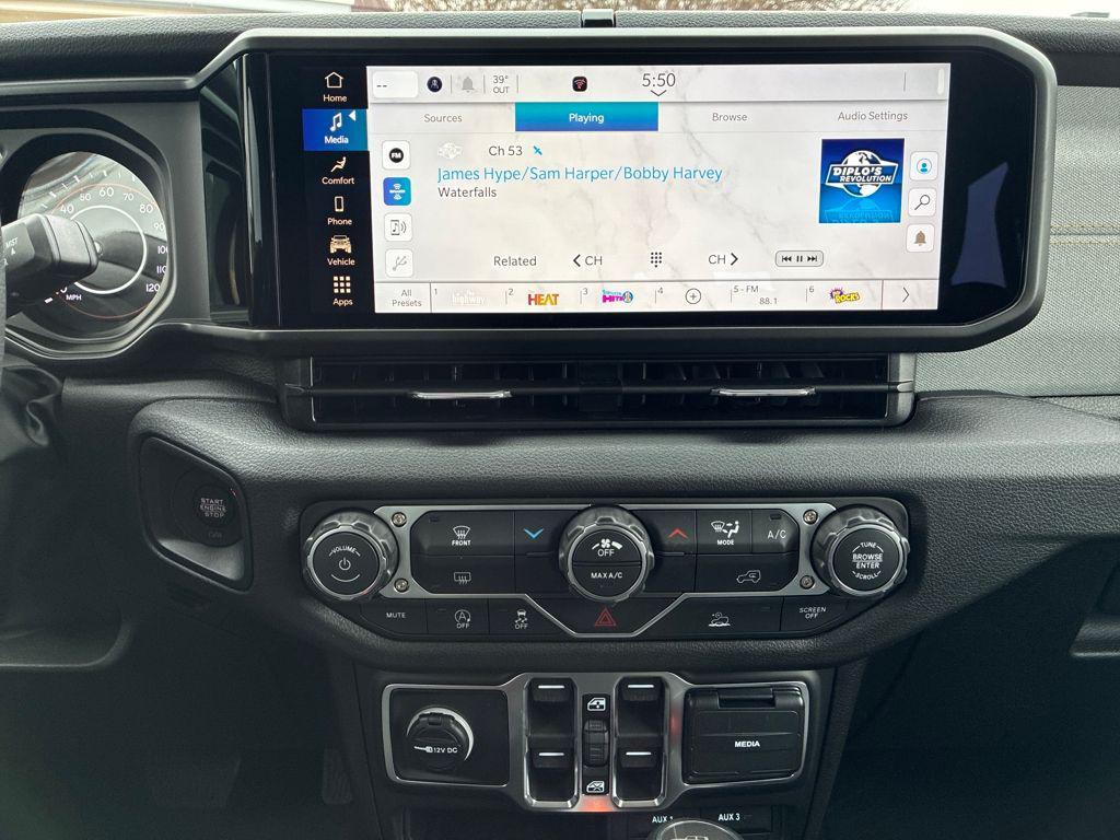 new 2026 Jeep Gladiator car, priced at $38,817