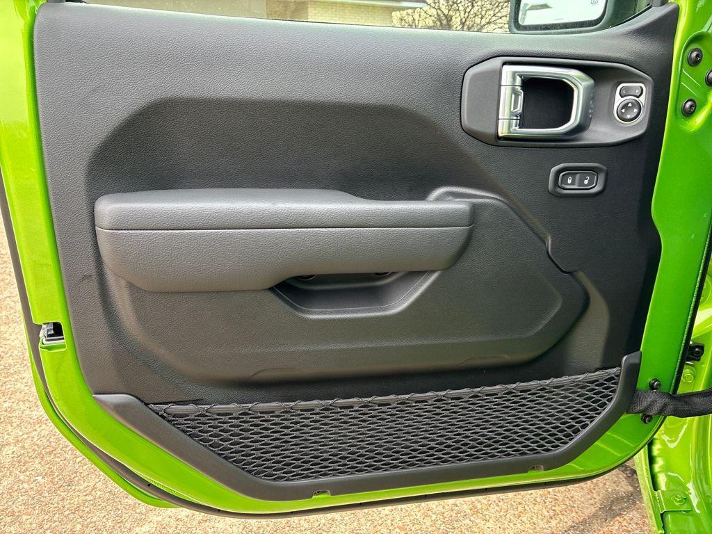 new 2026 Jeep Gladiator car, priced at $42,642