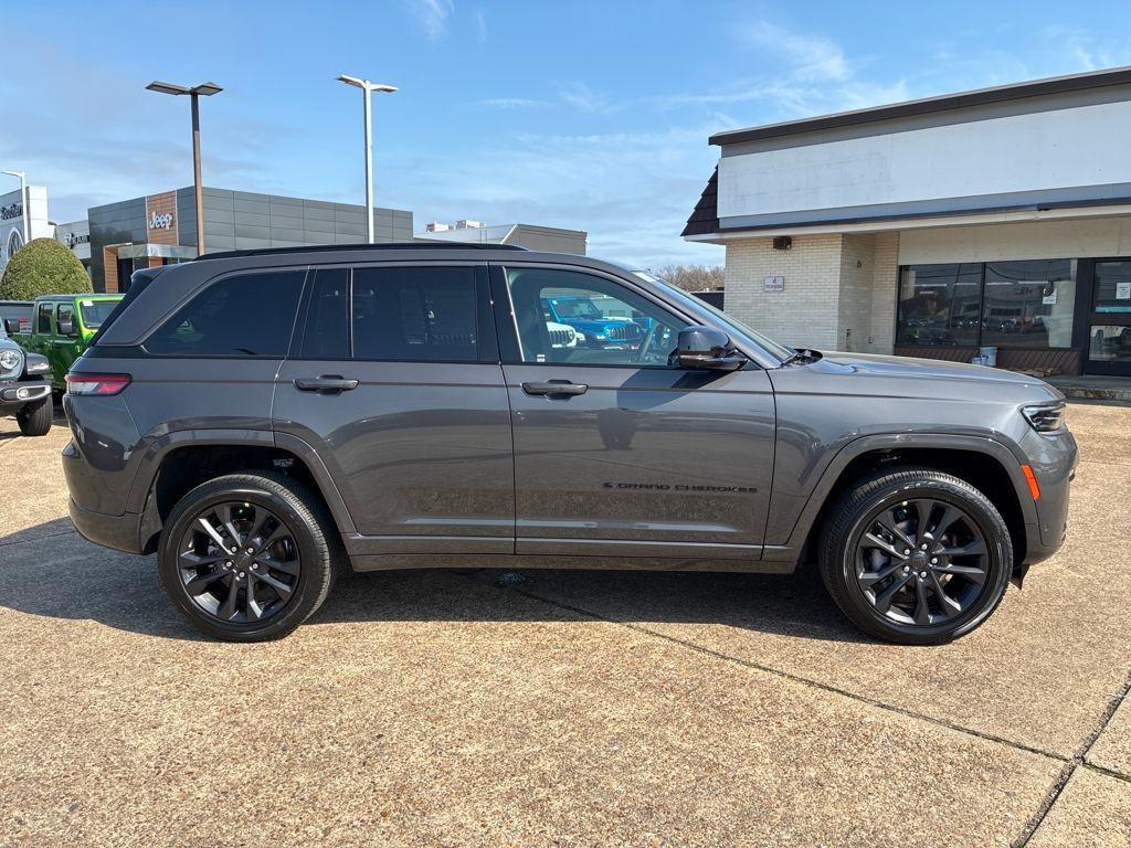 new 2026 Jeep Grand Cherokee car, priced at $49,472