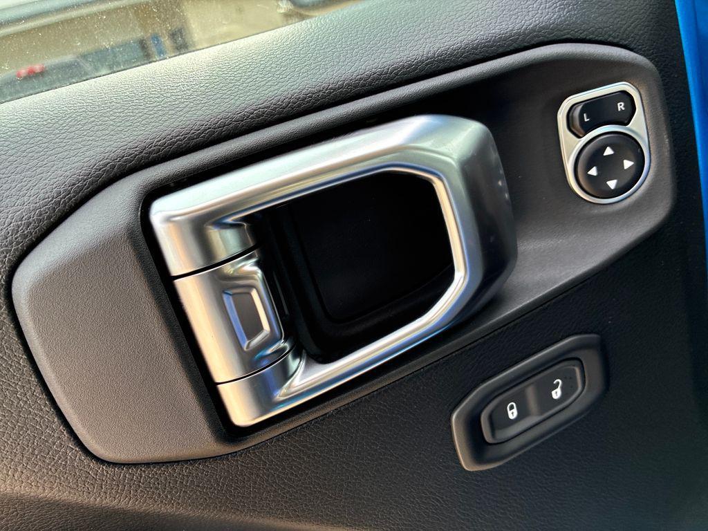 new 2026 Jeep Gladiator car, priced at $45,768