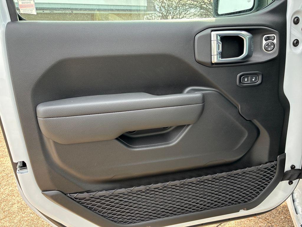 new 2026 Jeep Gladiator car, priced at $44,142