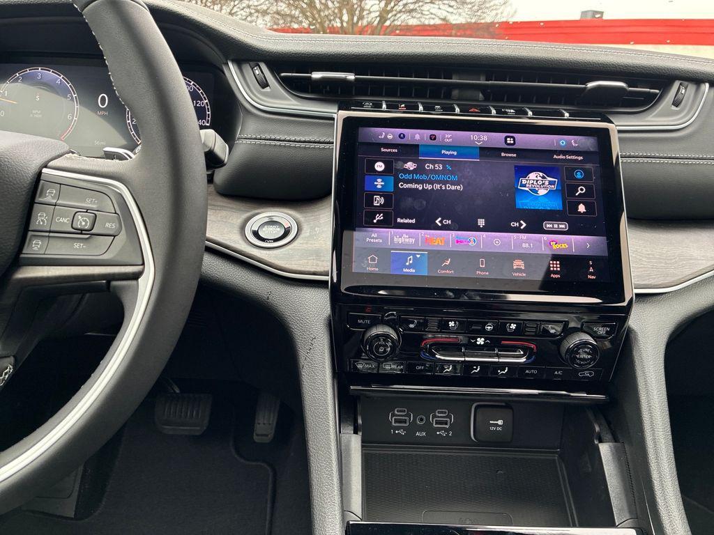 new 2025 Jeep Grand Cherokee L car, priced at $49,099