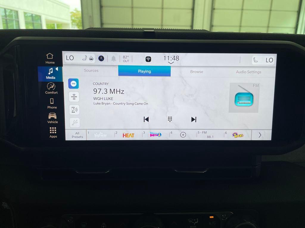 new 2025 Jeep Wrangler car