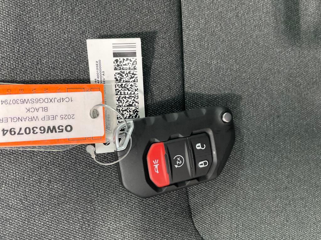 new 2025 Jeep Wrangler car