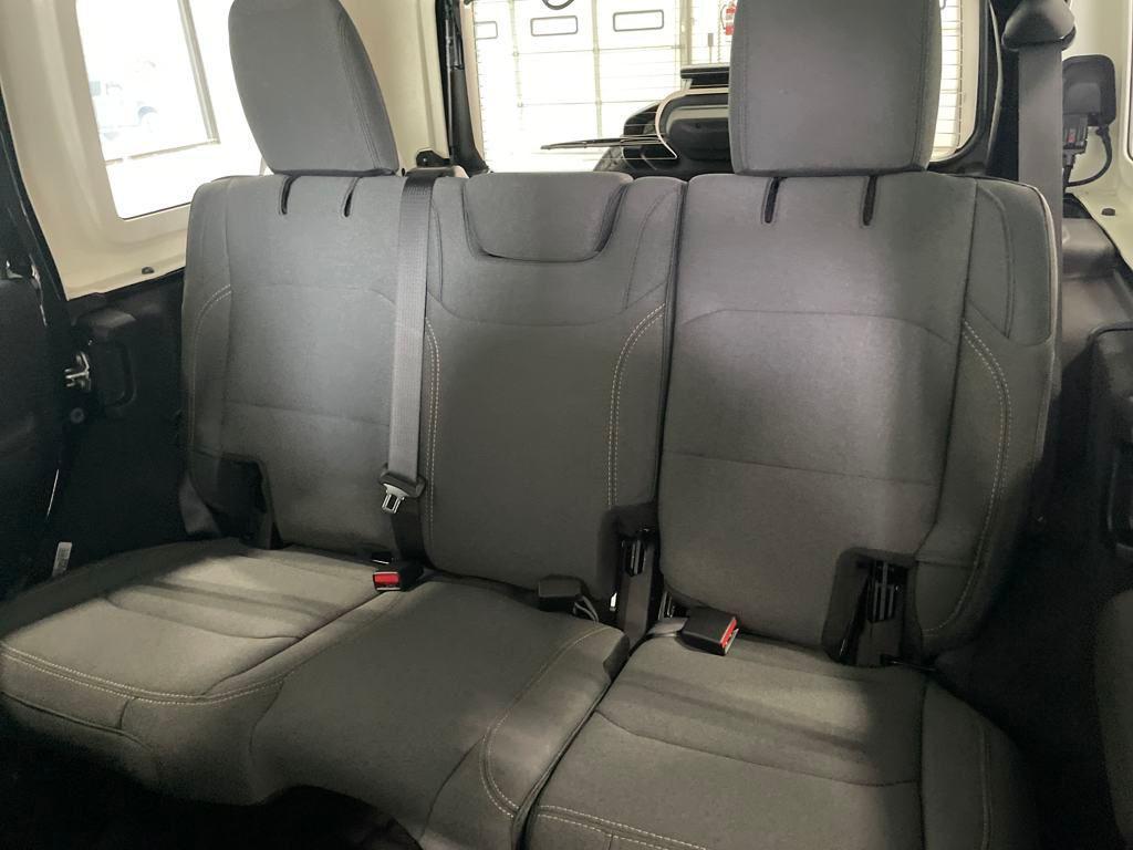 new 2025 Jeep Wrangler car