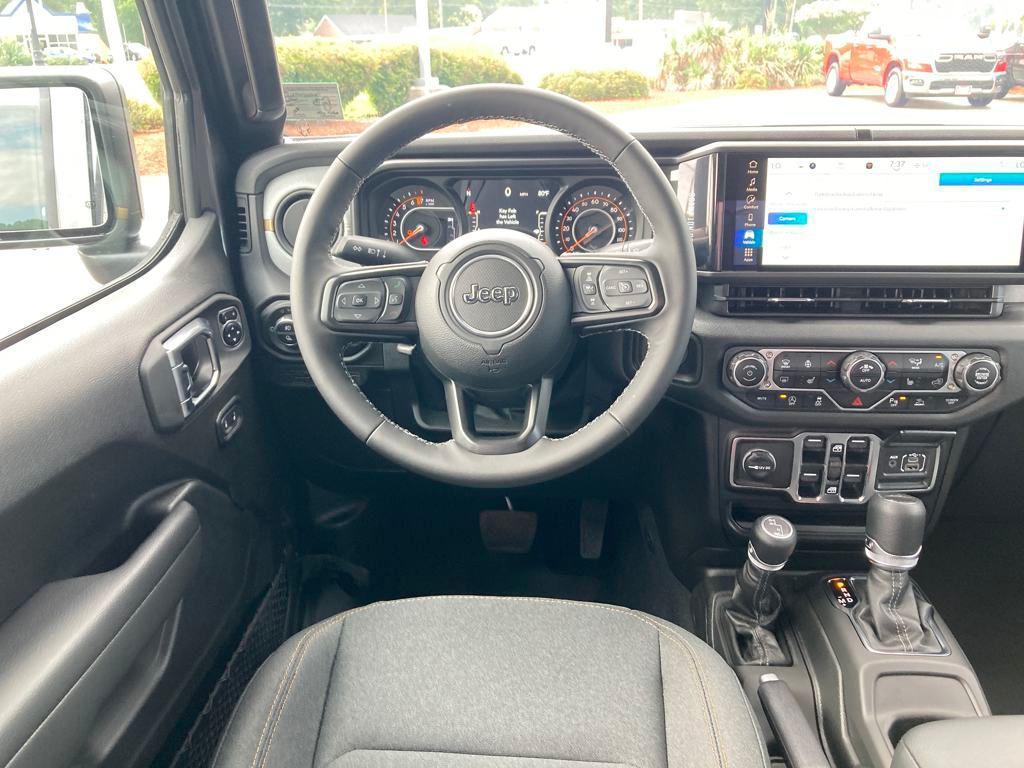 new 2025 Jeep Gladiator car, priced at $41,370