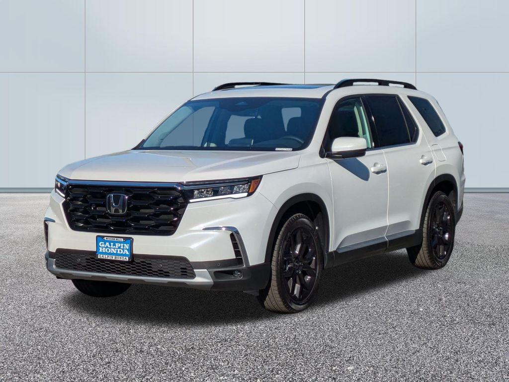 new 2025 Honda Pilot car, priced at $51,350