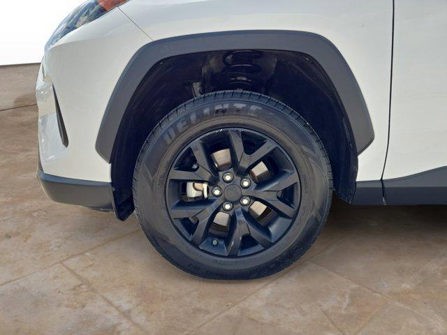 2021 Super White Toyota RAV4
