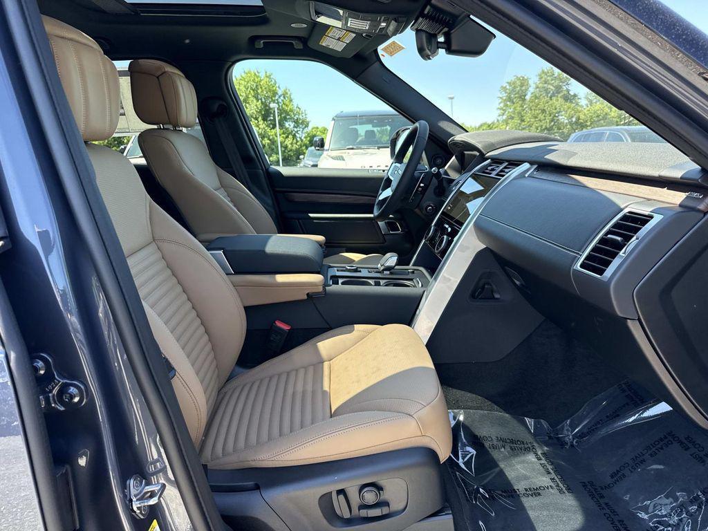 new 2026 Land Rover Discovery car, priced at $76,371