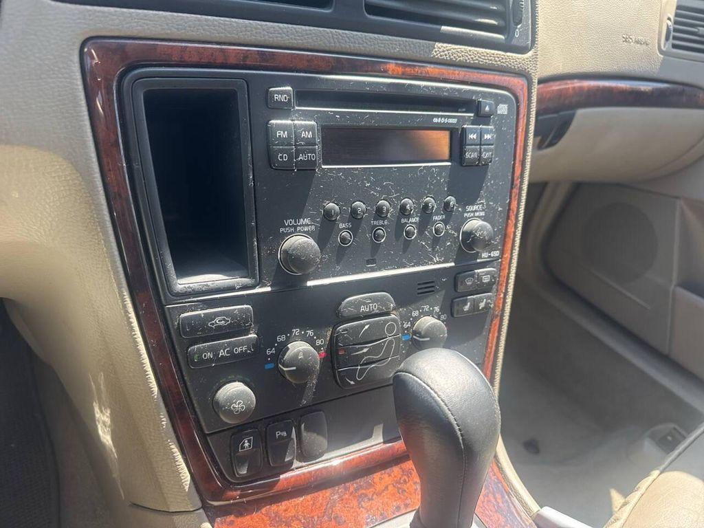 used 2006 Volvo XC70 car, priced at $4,450