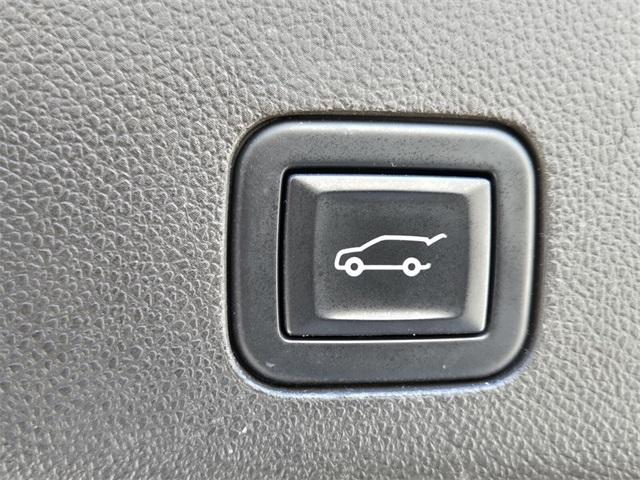 used 2021 GMC Yukon XL car, priced at $45,997