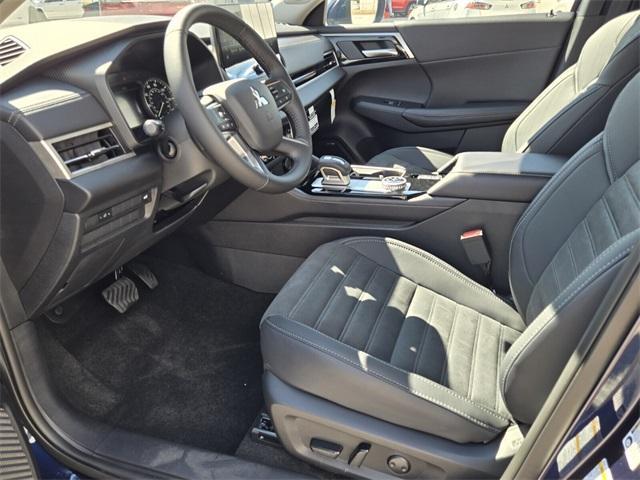 new 2025 Mitsubishi Outlander car, priced at $30,000