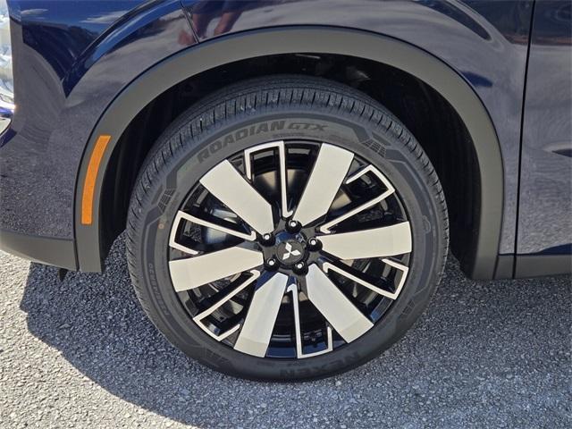 new 2025 Mitsubishi Outlander car, priced at $30,000