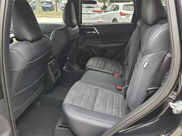 new 2025 Mitsubishi Outlander car, priced at $30,205