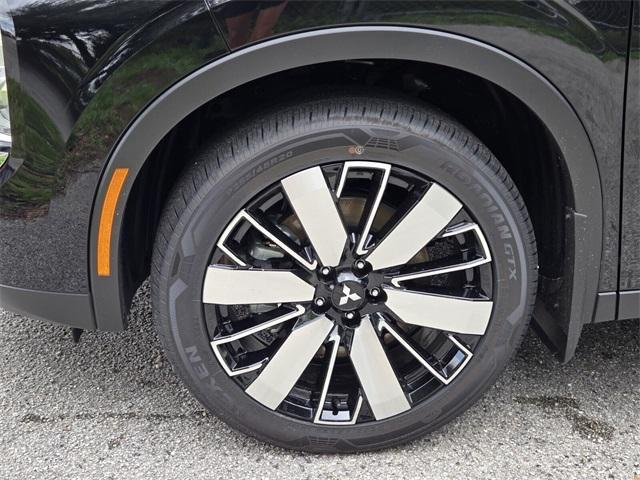 new 2025 Mitsubishi Outlander car, priced at $30,205