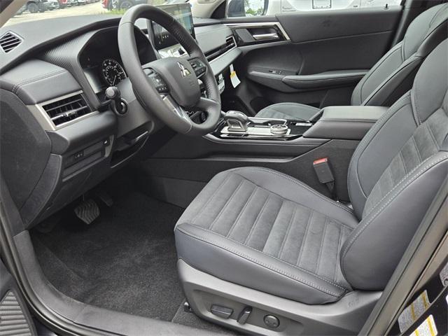 new 2025 Mitsubishi Outlander car, priced at $30,205
