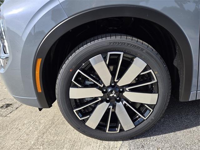 new 2026 Mitsubishi Outlander car, priced at $43,105
