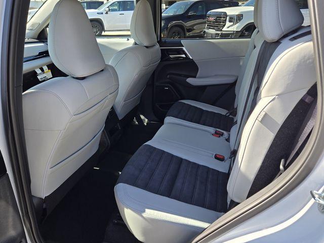 new 2026 Mitsubishi Outlander car, priced at $32,075