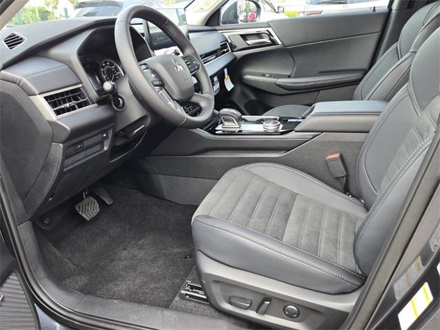 new 2025 Mitsubishi Outlander car, priced at $30,105
