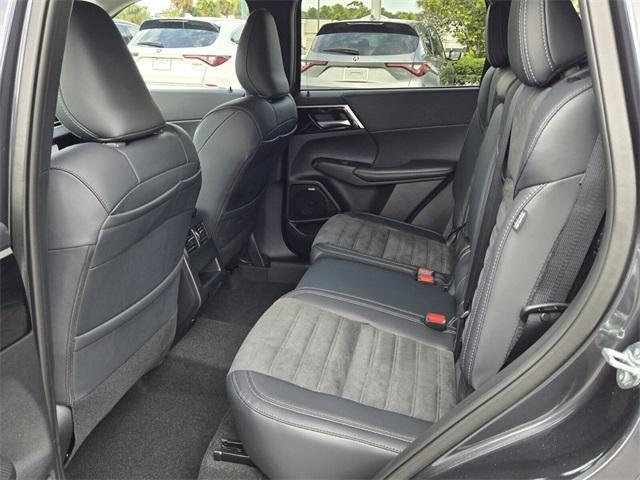 new 2025 Mitsubishi Outlander car, priced at $30,105