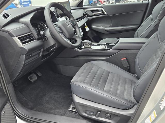 new 2025 Mitsubishi Outlander car, priced at $30,105