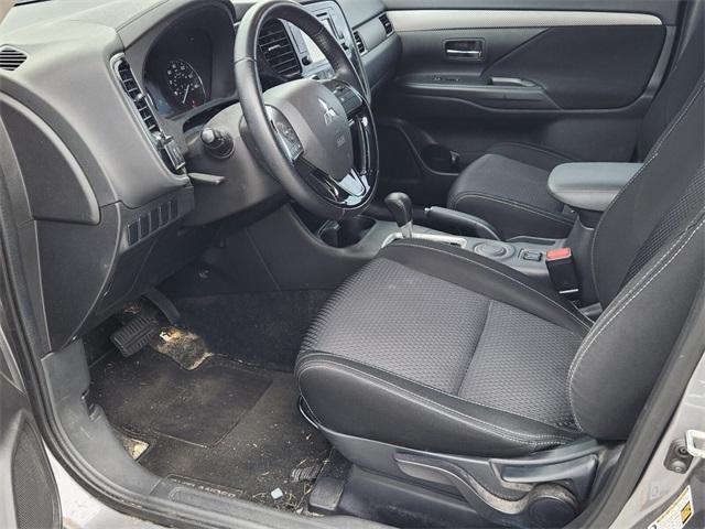 used 2016 Mitsubishi Outlander car