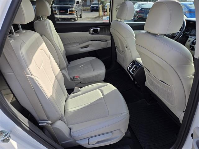 used 2022 Kia Sorento Plug-In Hybrid car, priced at $23,997