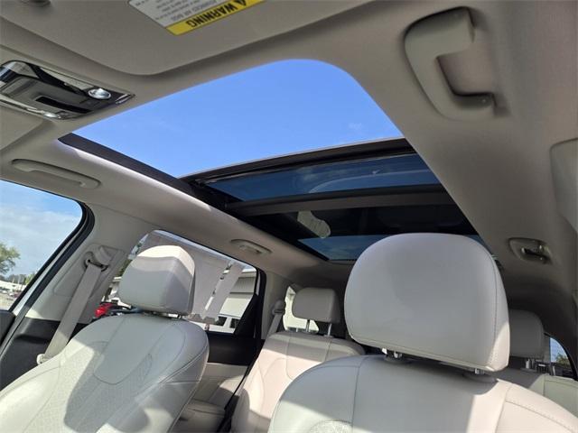 used 2022 Kia Sorento Plug-In Hybrid car, priced at $23,997