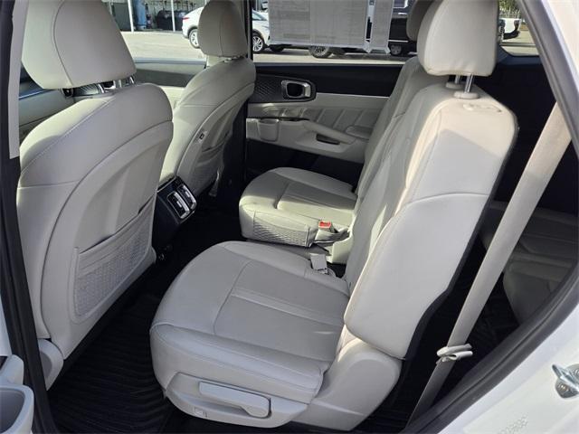 used 2022 Kia Sorento Plug-In Hybrid car, priced at $23,997