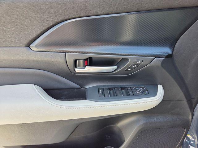 used 2025 Toyota Grand Highlander Hybrid car, priced at $59,497