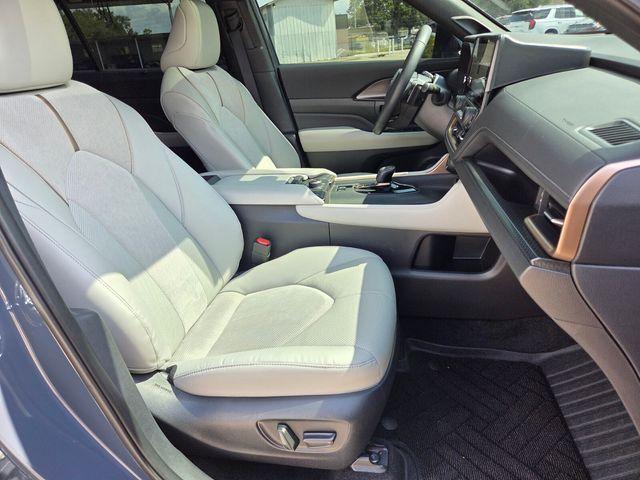 used 2025 Toyota Grand Highlander Hybrid car, priced at $59,497