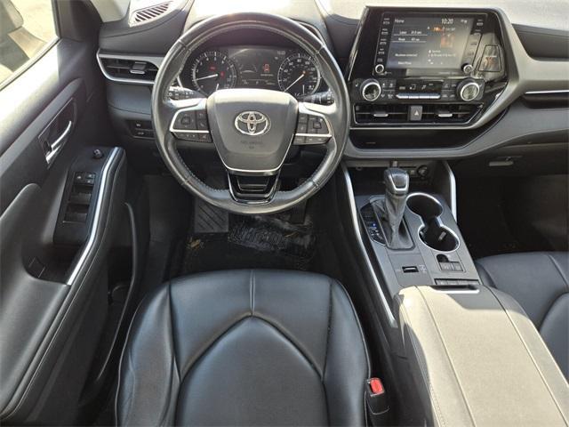 used 2021 Toyota Highlander car, priced at $24,997