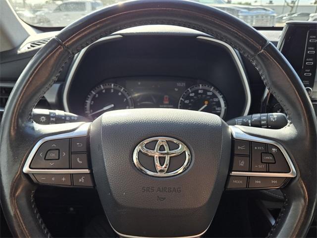 used 2021 Toyota Highlander car, priced at $24,997