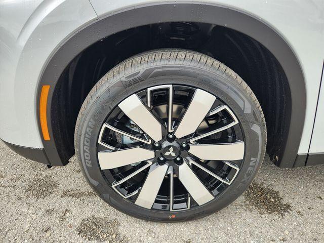 new 2026 Mitsubishi Outlander car, priced at $32,335