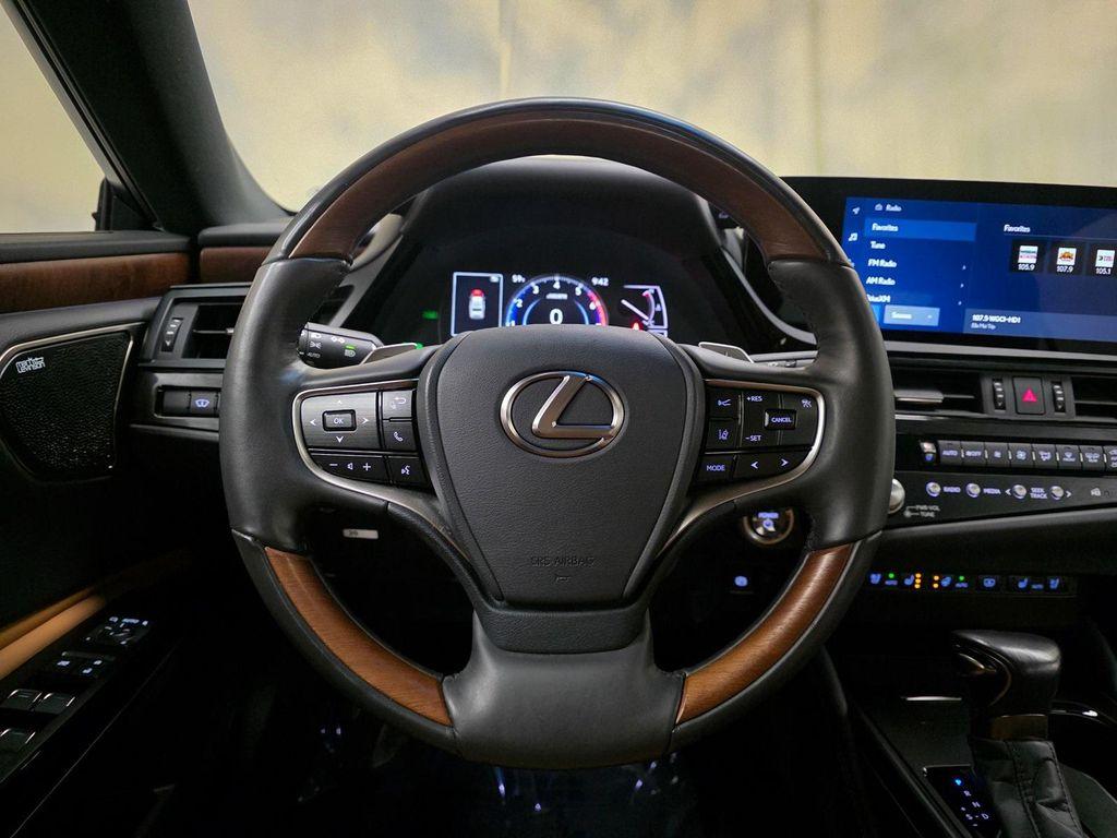used 2024 Lexus ES 300h car, priced at $45,988