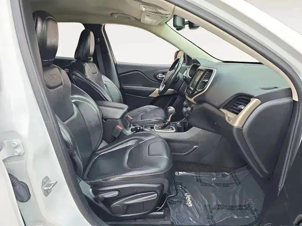 used 2018 Jeep Cherokee car, priced at $15,597