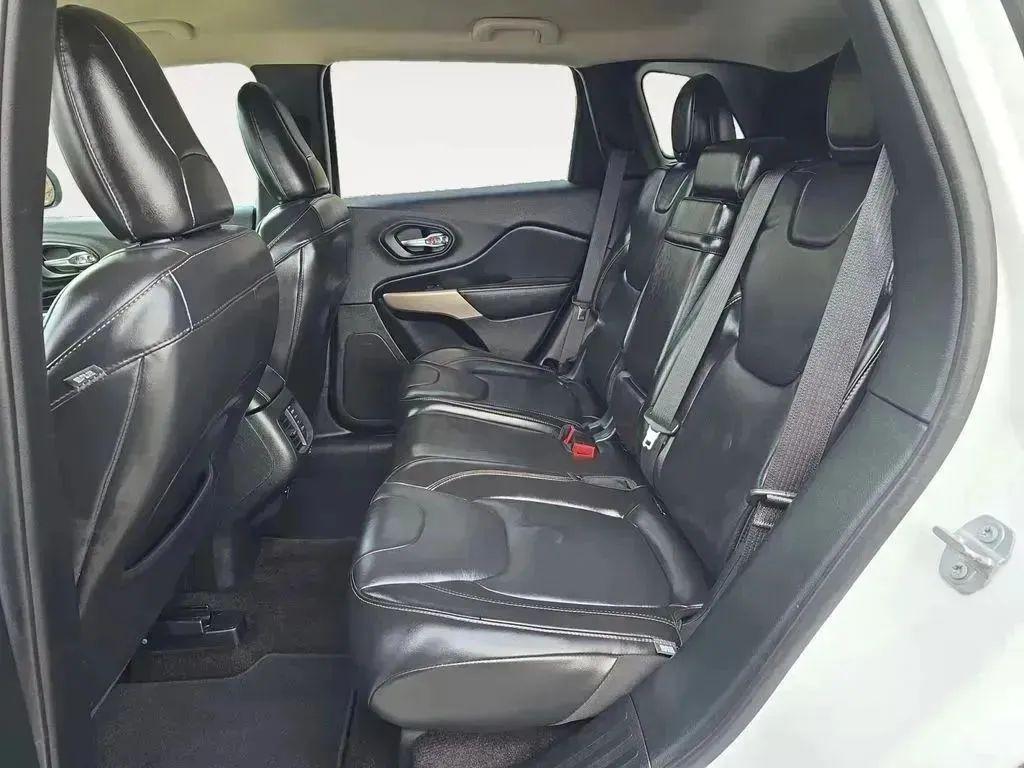 used 2018 Jeep Cherokee car, priced at $15,597