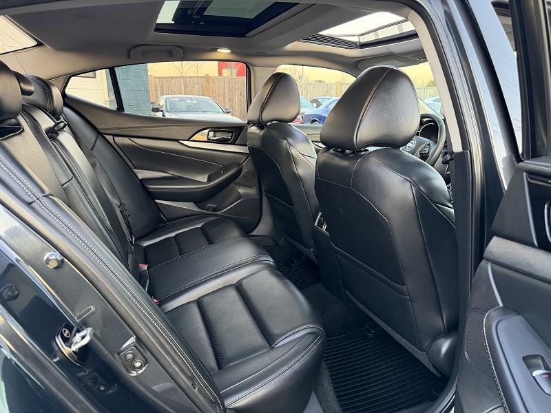 used 2016 Nissan Maxima car, priced at $13,995