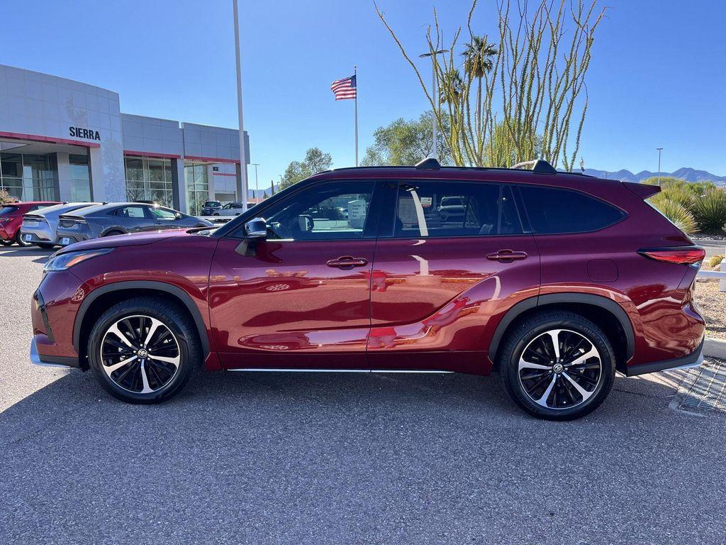 used 2022 Toyota Highlander car, priced at $32,289