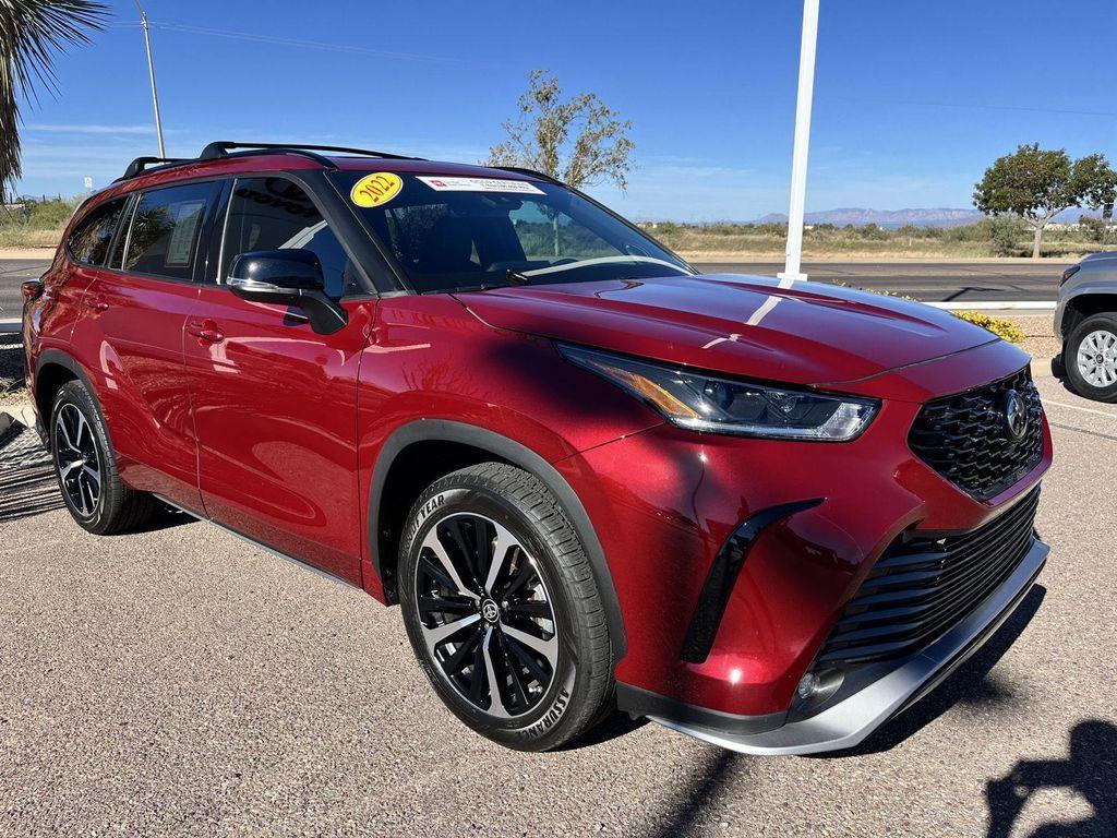 used 2022 Toyota Highlander car, priced at $32,289
